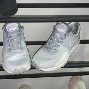 Grey/blue on white Nike Air Max Zero